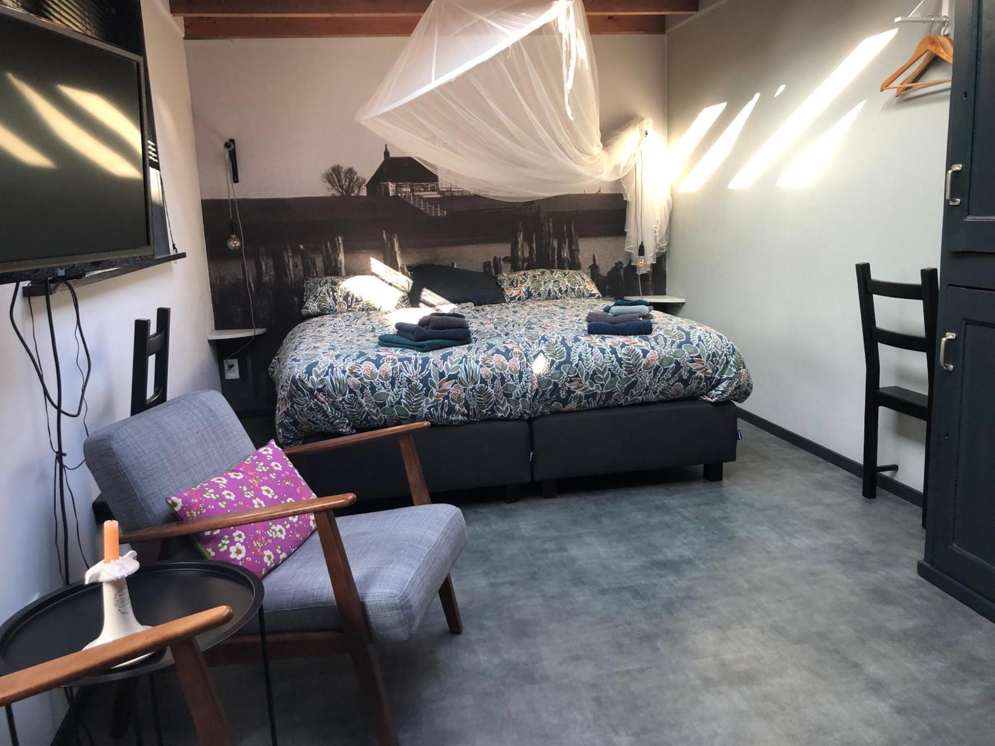 B&B De Garaazje Workum Esterno foto